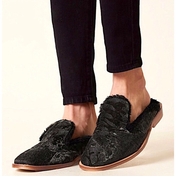 Free People Shoes - NWOB Free People Velvet Embroidered Fur Lined Mule